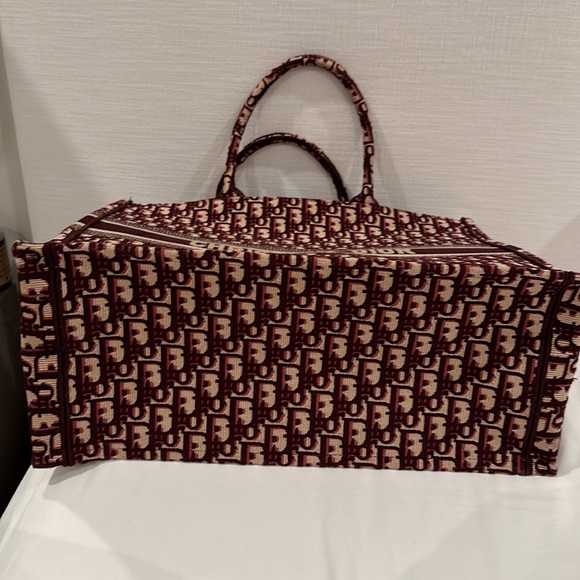 LARGE DIOR BOOK TOTE - Picture 2 of 6